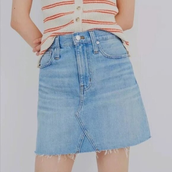 *2/$25* Madewell Rigid Denim Mini Skirt 28 Waist Womens Light Wash Raw Hem L4531 - Picture 6 of 10